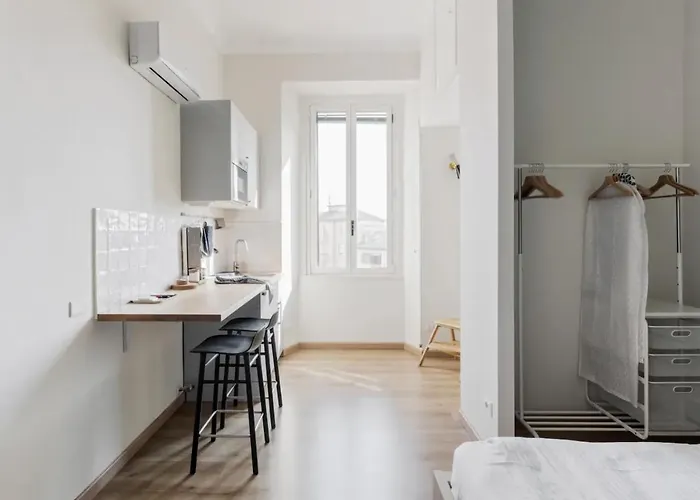 Minimal And Charming In Isola District-via Farini Appartamento