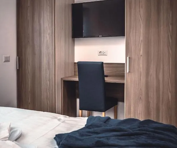 아파트 L'arche Lodovico Il Moro - House On The Navigli River 밀라노