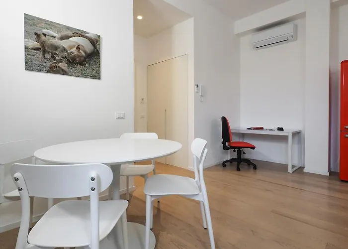 Contempora - One-bedroom Near The Park Montenapoleone - Brera * Milano
