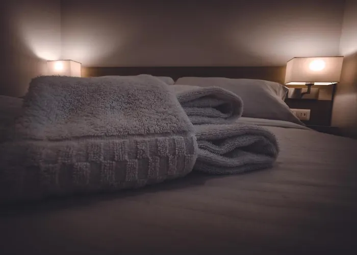 L'arche Lodovico Il Moro - House On The Navigli River *