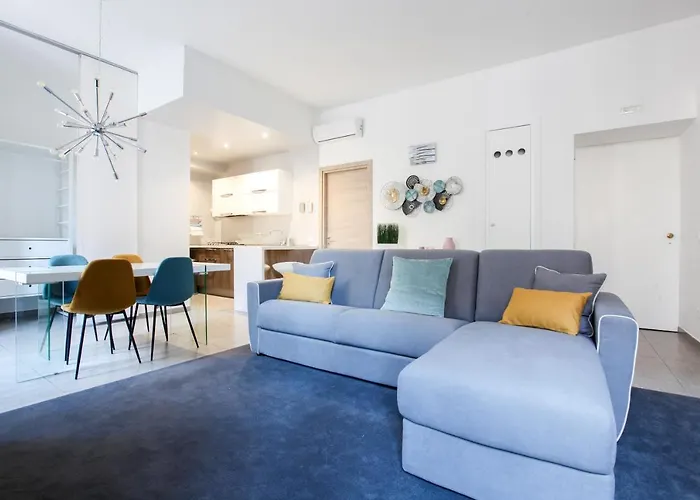 Modern Close To Shopping District