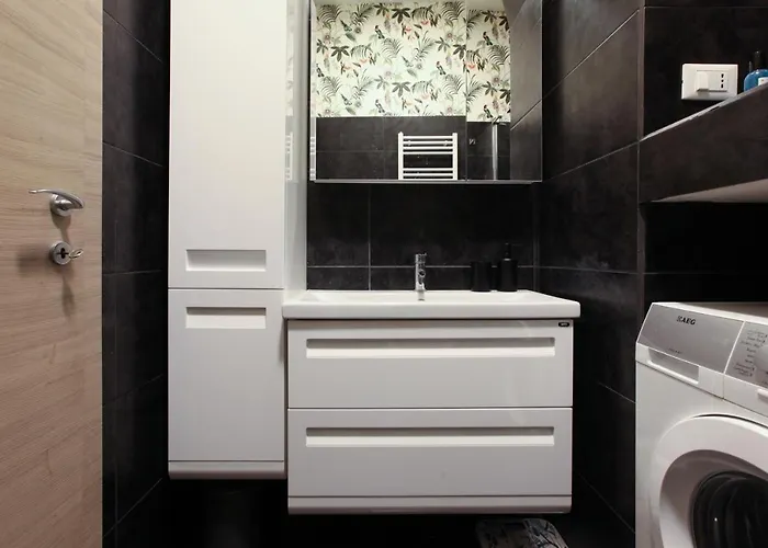 Modern Close To Shopping District Milano