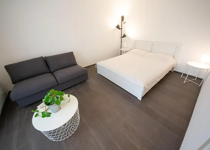 Hostmate - Milano- Savona - Tortona *