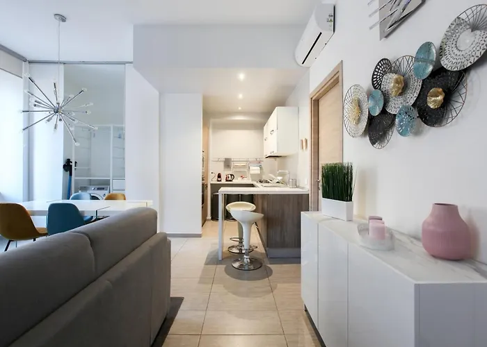 Modern Close To Shopping District アパート *