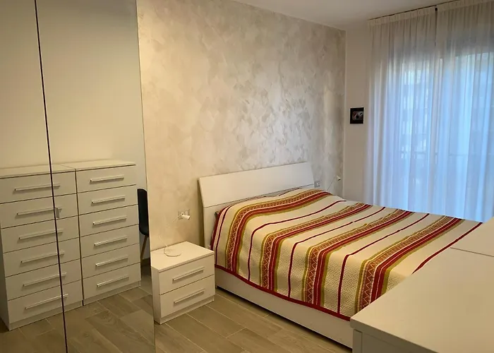 Daire Trilocale In Zona Bocconi/navigli *