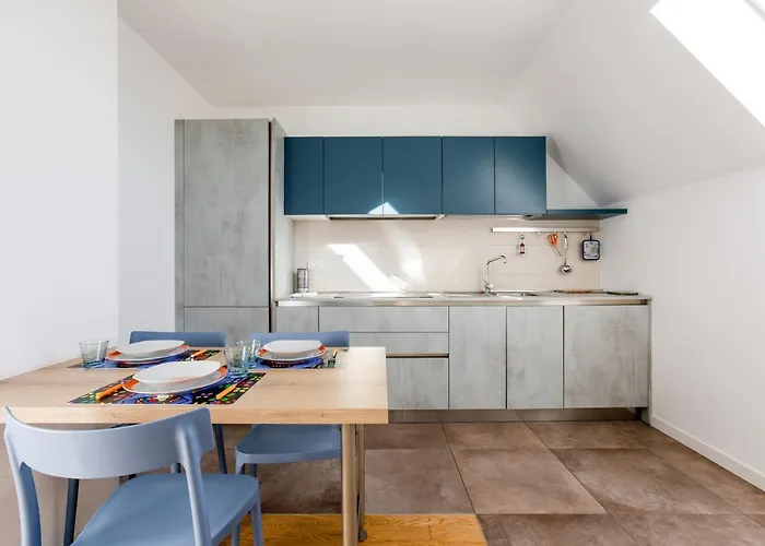 Modern With Terrace, Wifi & Ac Appartamento