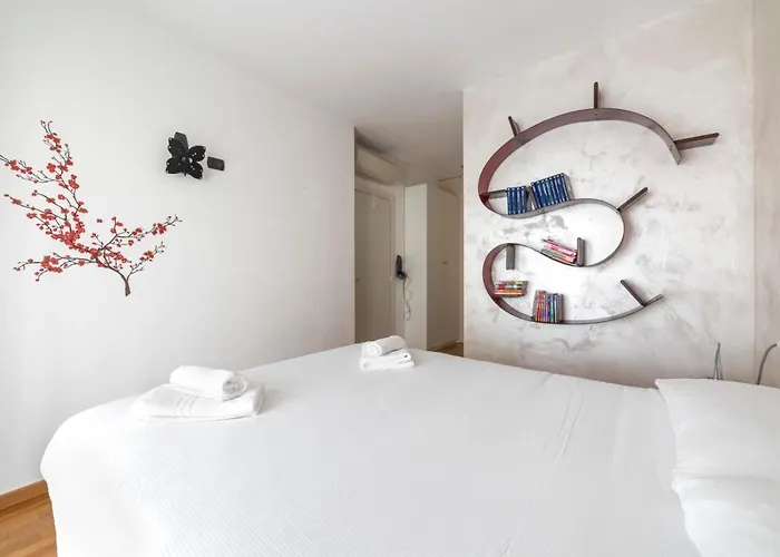 アパート Rogoredo With Garage