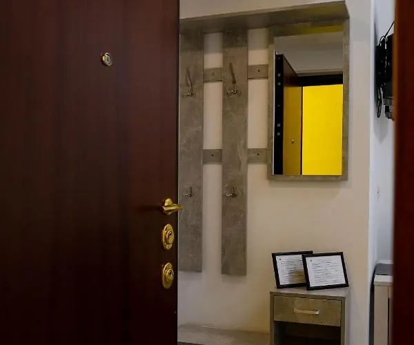 L'arche Lodovico Il Moro - House On The Navigli River *