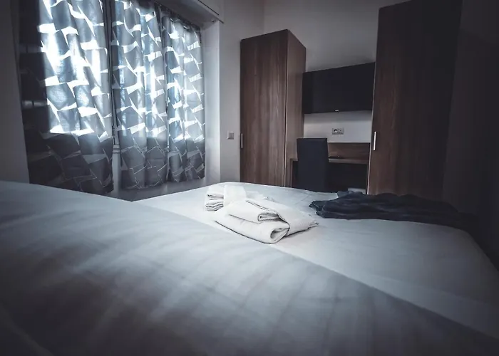 L'arche Lodovico Il Moro - House On The Navigli River *