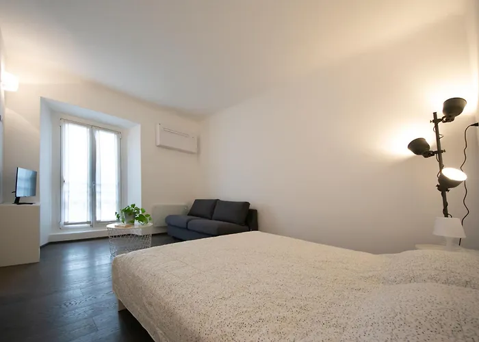 Hostmate - Milano- Savona - Tortona アパート ミラノ