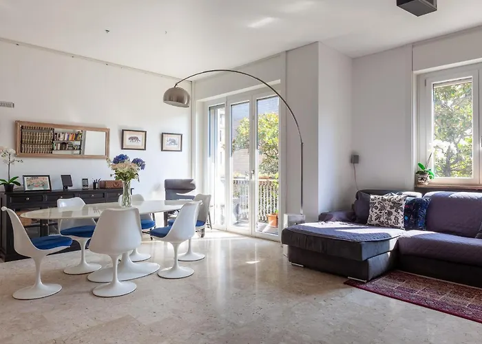 Luxury Center - Friuli 51 Master Guest * ميلان