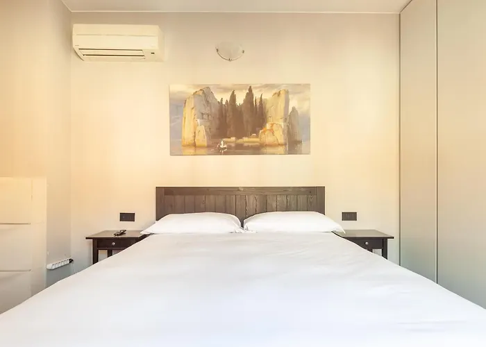 Luxury Center - Friuli 51 Master Guest ميلان