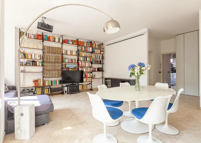 Luxury Center - Friuli 51 Master Guest شقة ميلان