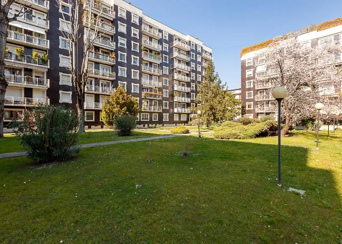 Luxury Center - Friuli 51 Master Guest ميلان