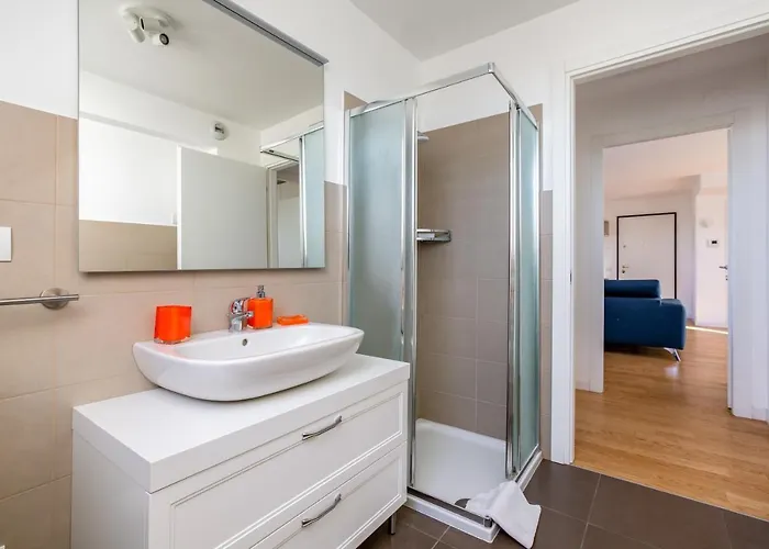 Appartamento Modern With Terrace, Wifi & Ac