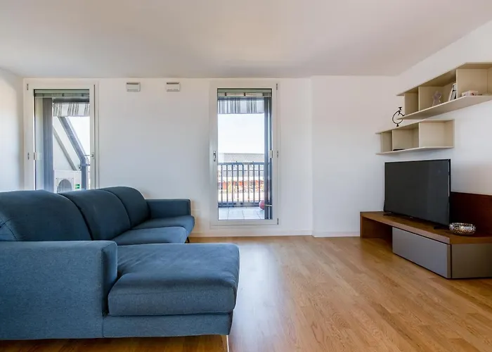 Apartment Modern With Terrace, Wifi & Ac *