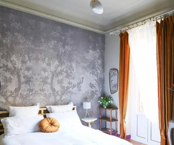 Bed and breakfast House Of Frames *