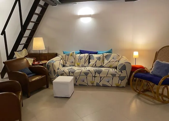 Apartment Open Space City Center Con Terrazzo E Due Bagni Mailand