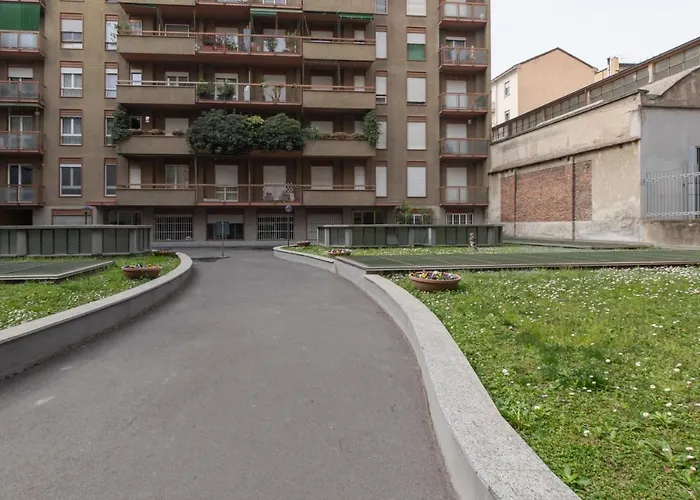 Joivy Modern 2bed Flat With Balcony, 250m From M5 Foppa And M2 Sant'agostino