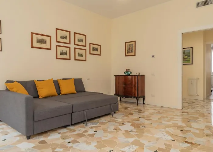 Joivy Modern 2bed Flat With Balcony, 250m From M5 Foppa And M2 Sant'agostino