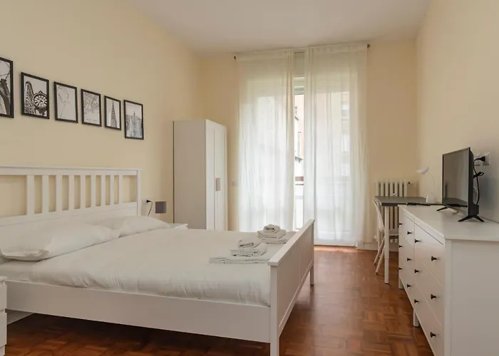 Joivy Modern 2bed Flat With Balcony, 250m From M5 Foppa And M2 Sant'agostino Apartament Mediolan