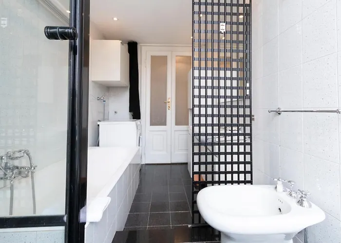 Washington Apartment *