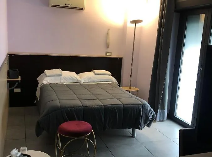 Camilla Easy Metro 4 3* Milaan