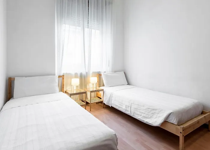 Apartamento Happy & Beautiful Flat In