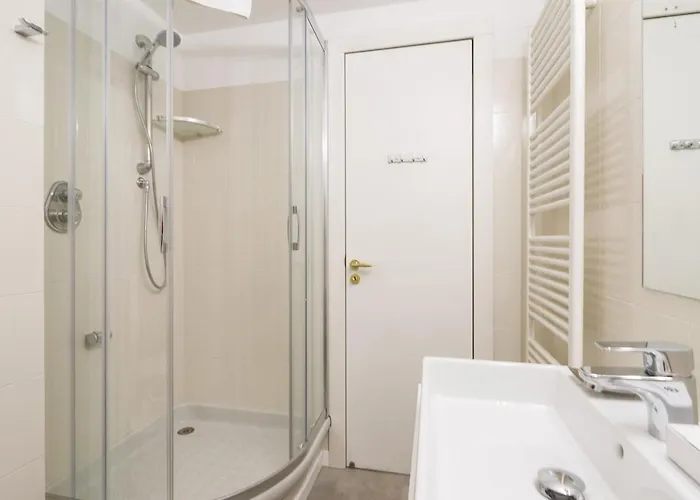 Contempora - Elvezia 8 - E11 アパート