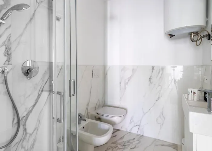 Italianway - The B Village Business Apartment *