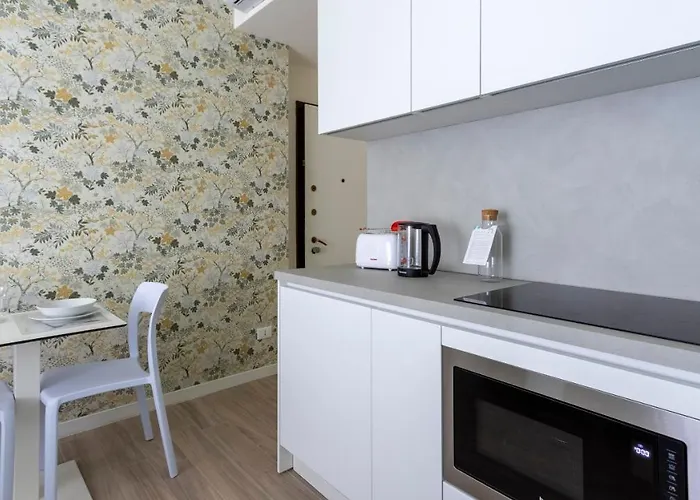 Italianway - The B Village Business Apartment