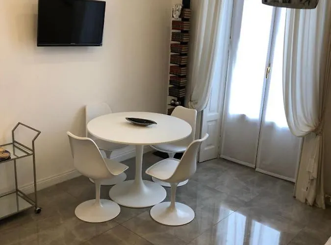 Casa Alberto Da Giussano, Elegante Bilocale In Centro Con Balcone Sul Parco *