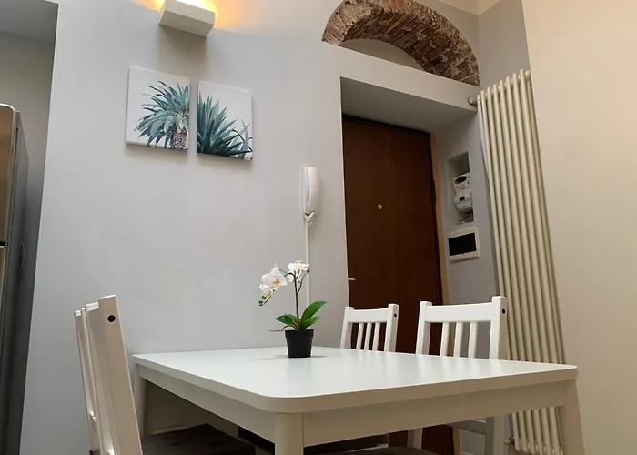 דירה Bilocale Di Ringhiera In Corso Como/garibaldi