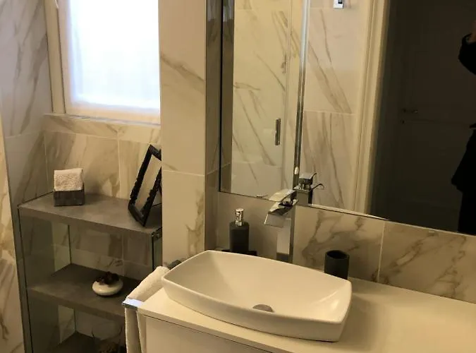 Casa Alberto Da Giussano, Elegante Bilocale In Centro Con Balcone Sul Parco 米兰