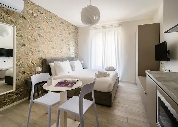Italianway Apartament *