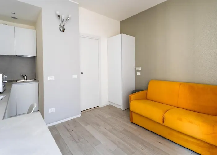 Italianway - The B Village Business