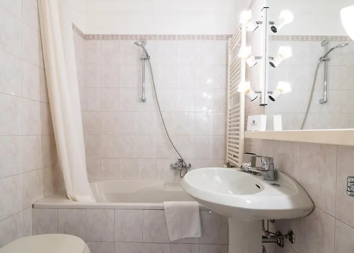 Contempora - Elvezia 8 - E12 Milano