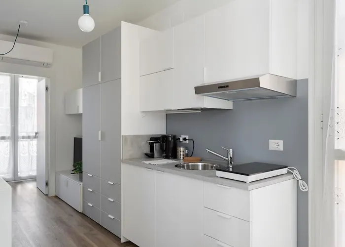 Hostmate - Milano- Varanini's Corner- Nolo