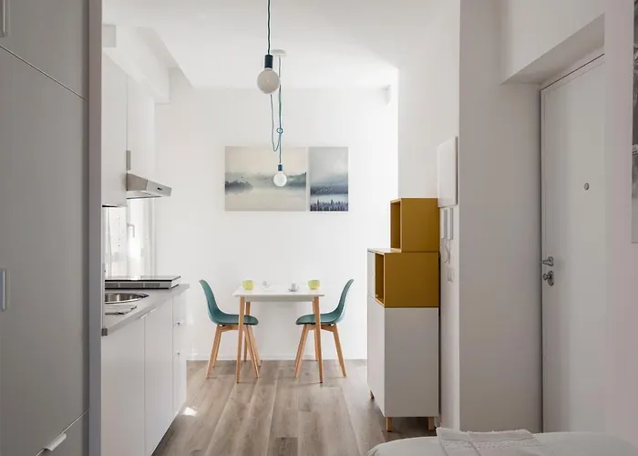 Hostmate - Milano- Varanini's Corner- Nolo *