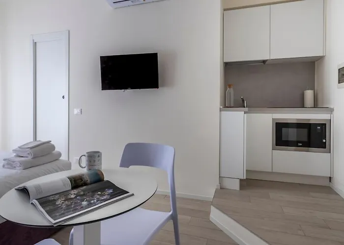 Italianway - The B Village Business