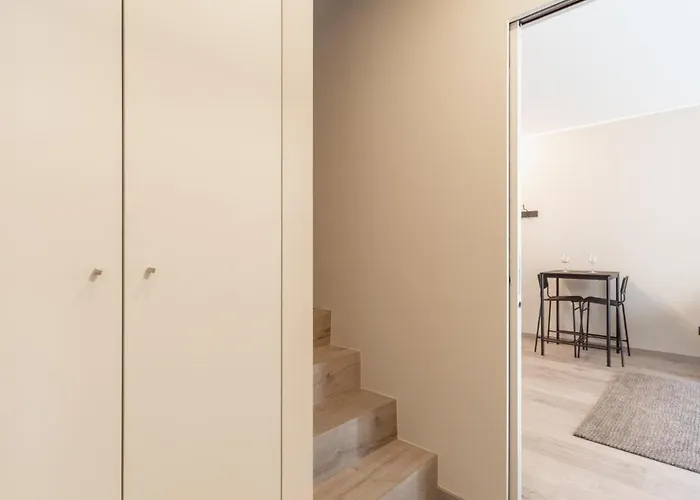 The Rent - Spacious In Paolo Sarpi 아파트 *