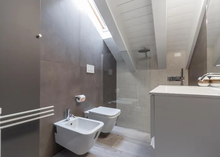 The Rent - Spacious In Paolo Sarpi *