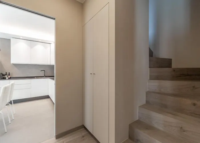 The Rent - Spacious In Paolo Sarpi 아파트