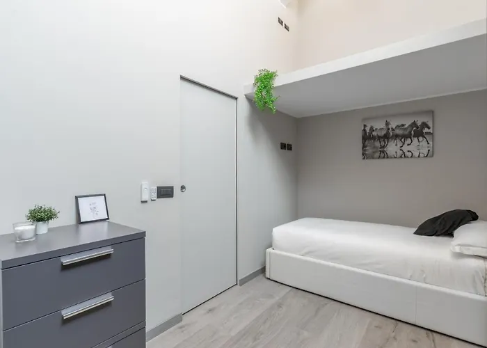 The Rent - Spacious In Paolo Sarpi