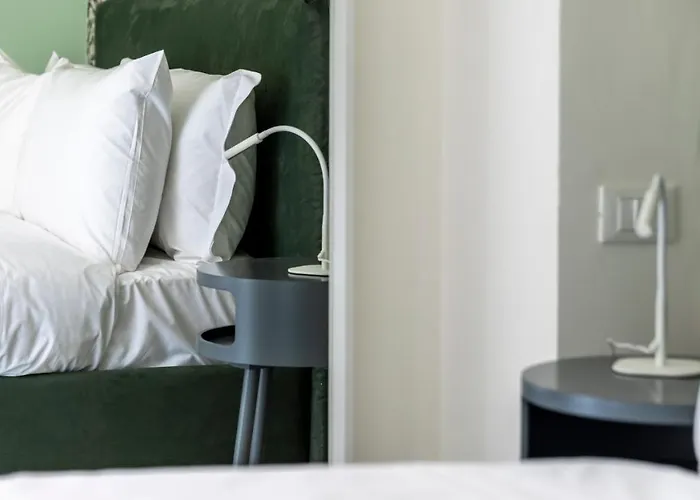 Italianway - The B Village Business Apartment *