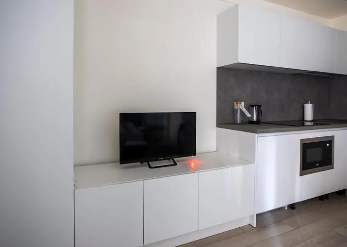 Italianway - The B Village Business * Mailand