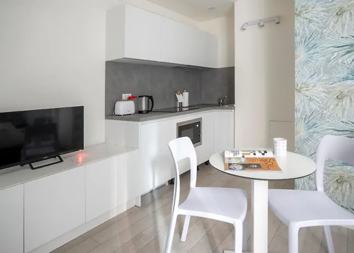 Italianway - The B Village Business Apartment