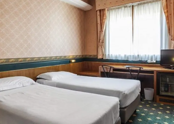 Des Etrangers 3* Μιλάνο