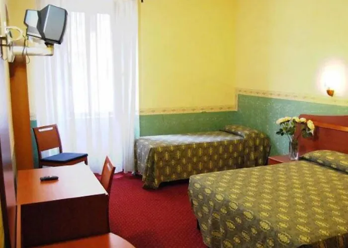 San Giovanni Hotel *