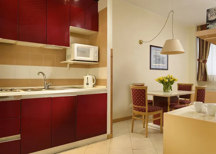 Unaway & Quark Due Apart Otel 4*